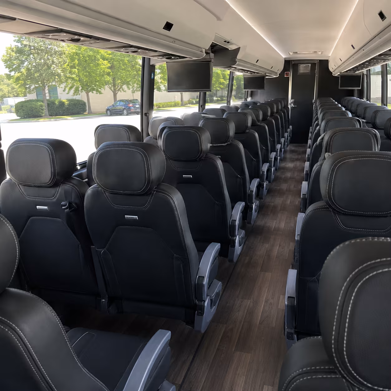 private charter buses for layovers in waterbury