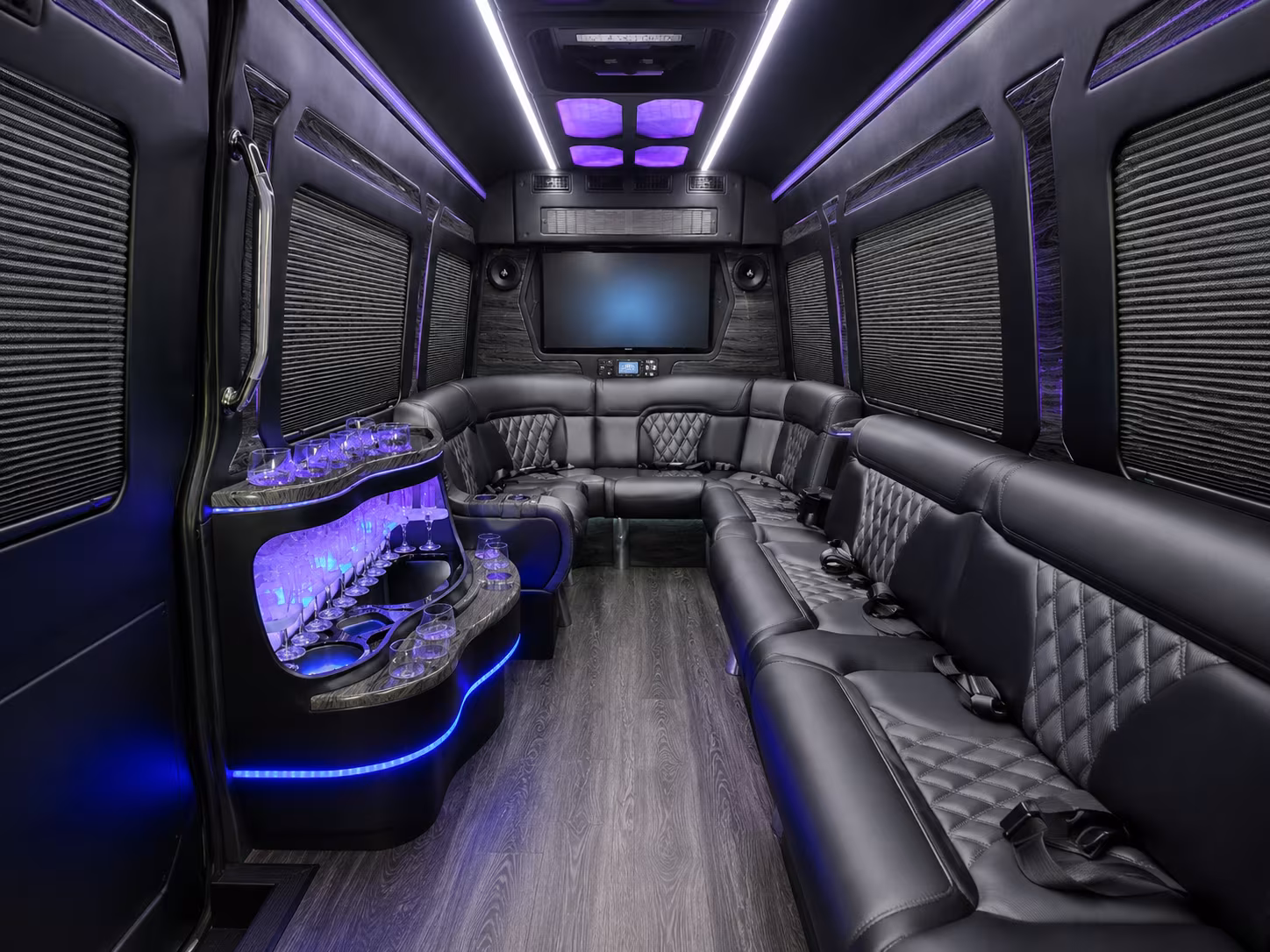 waterbury custom day trip and driving tour bus rentals